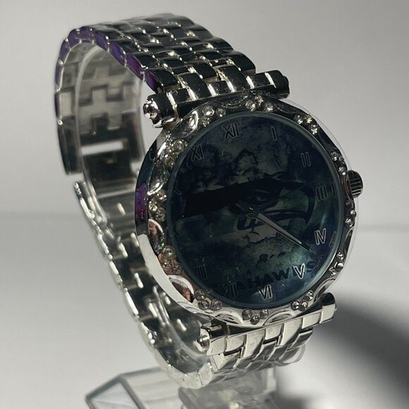 Seattle Seahawks NFL Women\'s Luxury Stainless-Steel Watch-(RARE) NEW